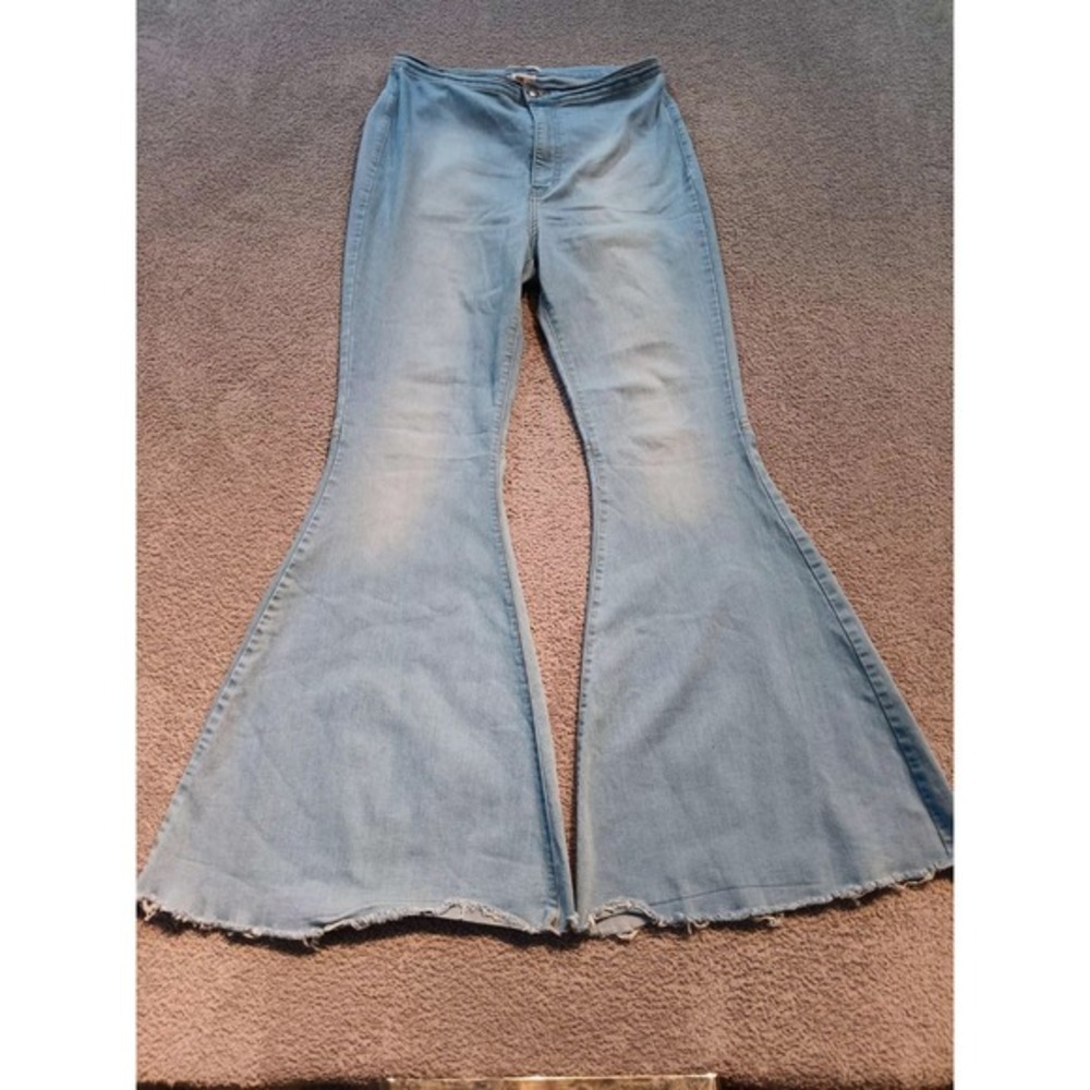 Vibrant M.I.U. Women's Super Flare‎ Bell Bottom Jeans Light Wash Raw Hem Size 15
